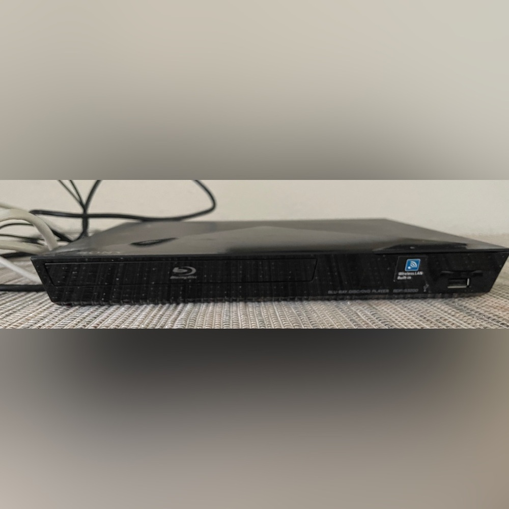 Sony BDP-S3200 Blu-Ray Disc DVD Player - No Remote